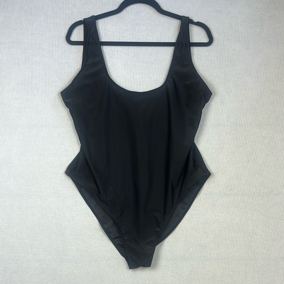 Boohoo Plus NWT Basic Scoop Neck One Piece Swimsuit Black Women’s Size 16 - Picture 2 of 11